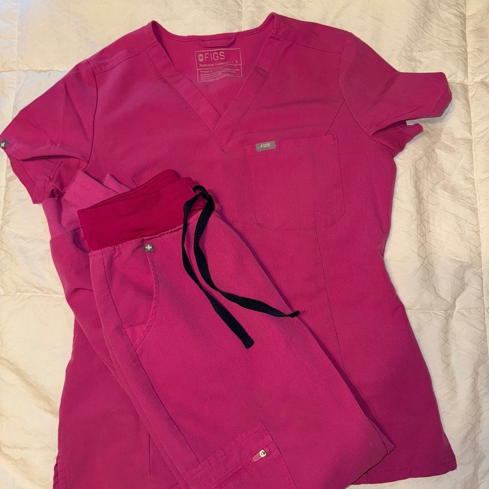 Figs scrub set -- Electric Orchid